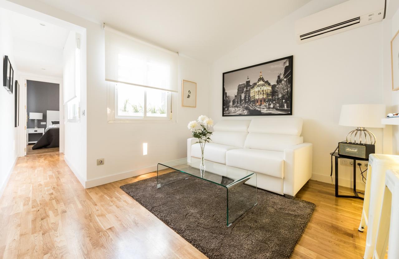 Latina Apartament *